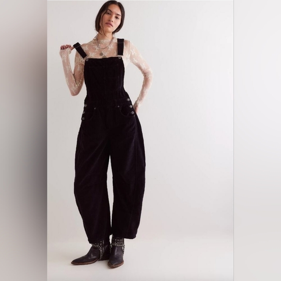 Free People Good Luck Black Corduroy Barrell Overalls w Adjustable Straps. Small - Picture 1 of 5